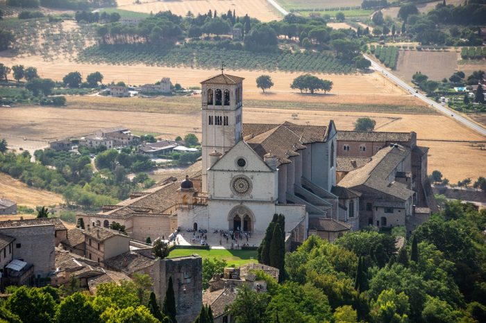 TOUR ALLA SCOPERTA DEI BORGHI UMBRI